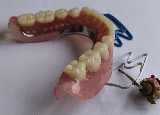 Complete Straumann ISO13485 Implant Overdenture
